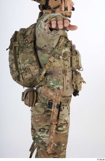 Photos Frankie Perry Army USA Recon rucksack upper body 0011.jpg